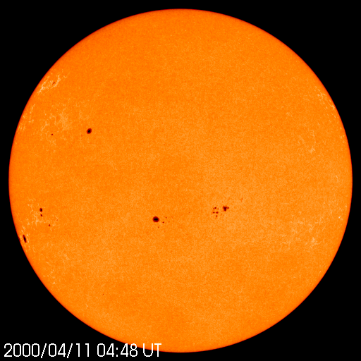 sol com diveras manchas solares