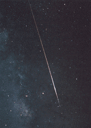 asteroides caindo com o rastro no ceu