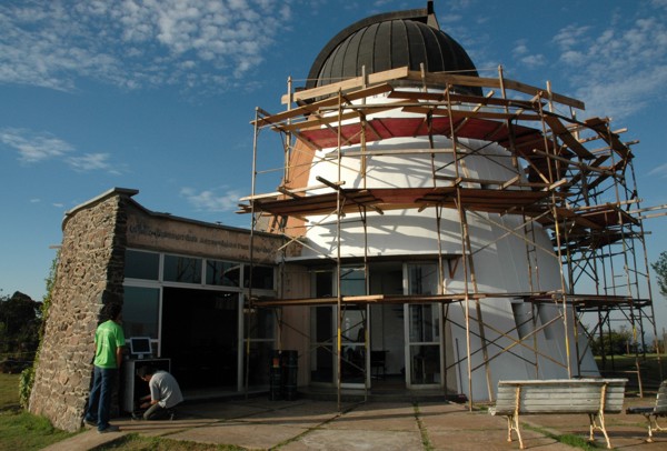 Dezembro/07 'Em Obras' - Renato Las Casas

        Finalmente em obras de manutenção